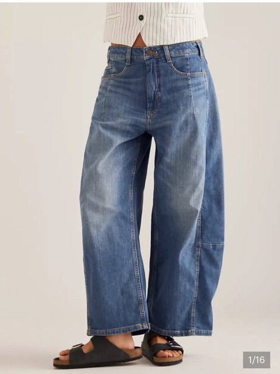 Pilcro Denim - Pilcro Anthropologie Kenna Mid Rise Barrel Denim Jeans in Blue Wash 33
